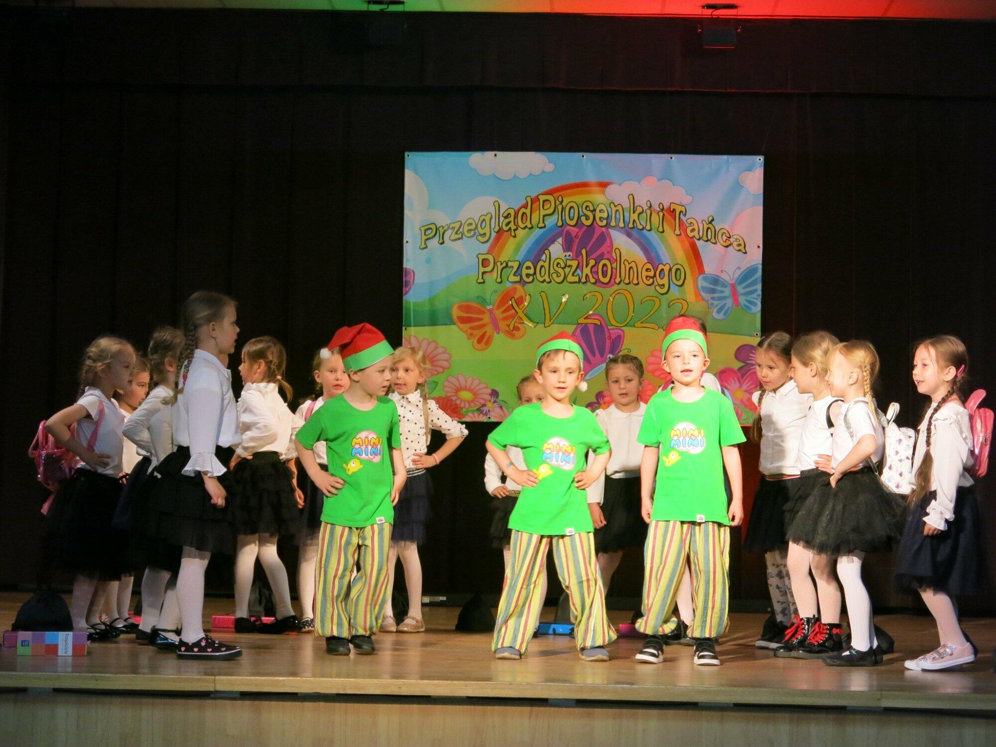 Przegląd piosenki tańca przedszkolnego