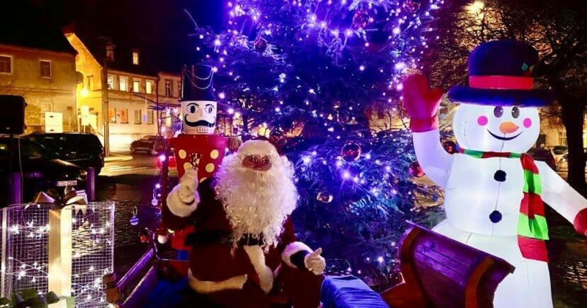 Zdjęcie mikołaj w saniach.