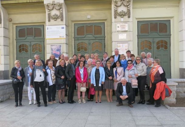 Wyjazd senior&oacute;w do Teatru