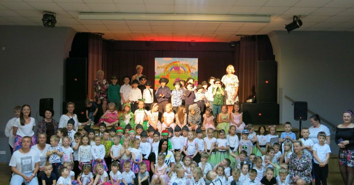 Przedszkolaki z Zawidowa na zdjęciu grupowym