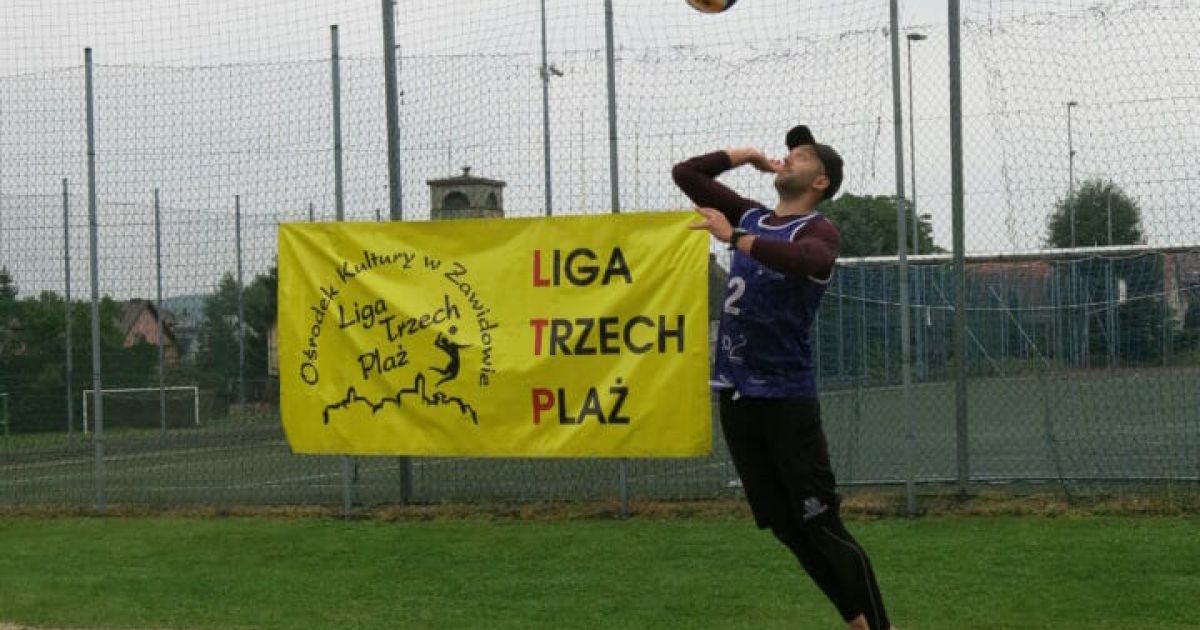 LTP - Serw w wykonaniu zawodnika siatkówki plażowej